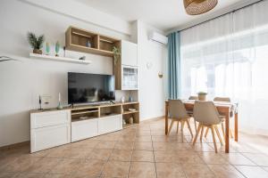 Rome Seascape Nearby beaches and Centre of Rome