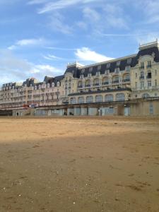 Appartements Charmant T2 a 2 min de la mer, avec Jardin Prive et cloture, Parking, a proximite du Centre-Ville : photos des chambres