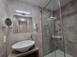 Deluxe Suite with Sea View room in Hotel Dünenschloß