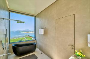 SaffronStays Sol Crest - 4BR twin villas by Mukane Dam, 2 infinity pools, lawns, gazebo bar, perfect for events