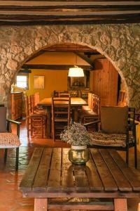 Masía Cal Simó - Casa rural con piscina, cerca de Sitges, para celebraciones y eventos