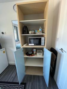 Private Room & En-Suite Bathroom - Long Term Stays & Contractors Welcomed