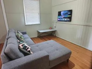 A relaxing stay here, cosy, comfy and close to everything we needed - Barcaldine