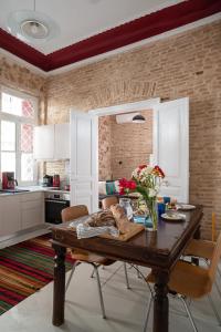Athenian Cypress House, Maisonette