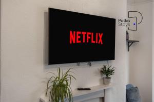 PolkaDot Winter Gardens - Large Modern Apartments in Blackpool by PolkaStays