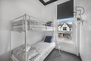 PolkaDot Winter Gardens - Large Modern Apartments in Blackpool by PolkaStays