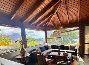 Villa Soleada en Adeje Tu Refugio en el ParaísoCheckHostProfile