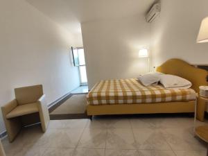 MiniRooms with pool and park Bekolopi