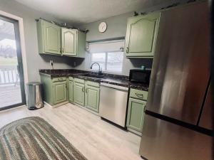 Retreat on Lake Milton