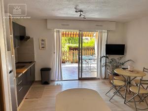 Hortensia Régence Park Swimming pool Beach 300 m away