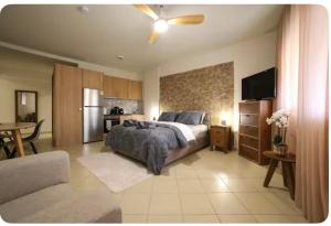 Home4U apt2, just 8Km from airport