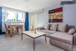 Spacious 2 Bedroom House Sleeps 3 - 赖顿