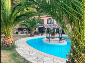 Maison vue mer avec piscine sur la Côte dAzur