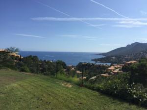 Maison vue mer avec piscine sur la Côte dAzur