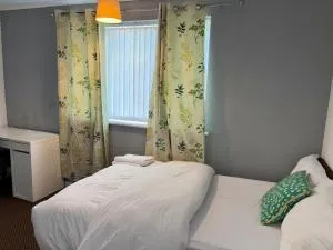 Room A at StanBros - 提普顿