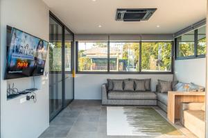 Merbrisa Rayong poolvilla 4BR - Ao khai beachfront