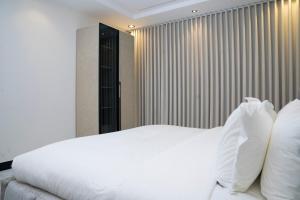 Apartment with living room and bed room