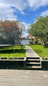 Great space with garden and parking