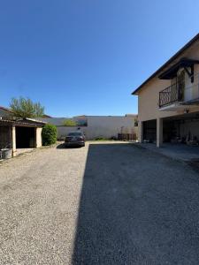 Appartements T2 Renove St-Priest centre avec Parking Prive : Appartement 1 Chambre