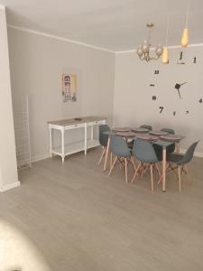 Jackie’s 3 bedroomed secure beach front apartment Strand Golden Mile