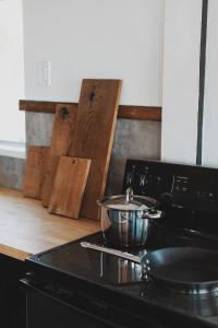 Secluded rustic 1-bedroom cabin on private land