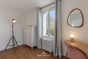 Maisons de vacances Family Stay - In the Heart of Honfleur 8 guests Private Garden : photos des chambres