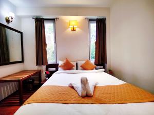 Jostel Dream Glory Hotel and Bar - Near MG Marg