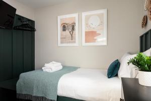 Single Room En Suite Courtyard room in Brayford Guest House