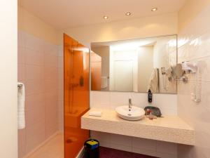 Hotels ibis Styles Le Puy en Velay : Standard Two Single Bed