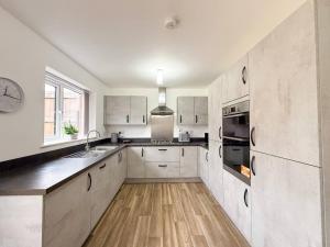 Huge House Private Parking