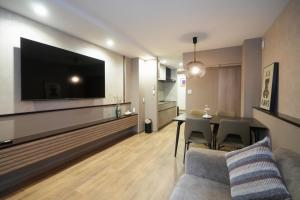 Mita Villa - 2 bed rooms & 3 floors villa with roof garden