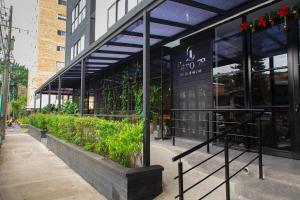 Laureles Suite 701 Faro 78 Queen bed con Aire