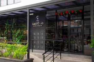 Laureles Suite 701 Faro 78 Queen bed con Aire