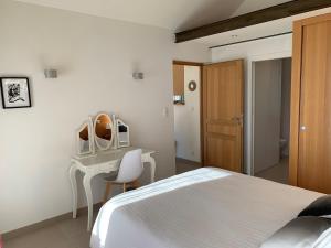 beautiful renovated farmhouse Le Cellier