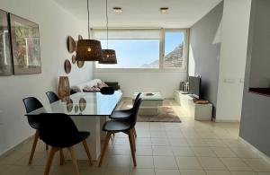 Moderno apartamento con vistas al mar
