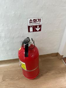 Hanok House with a Yard 1