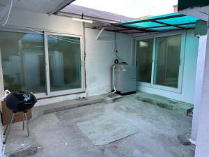 Hanok House with a Yard 1