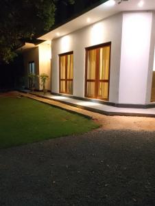 Crush River Villa Hikkaduwa