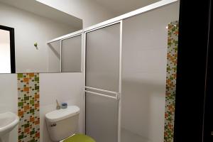 Dos habitaciones, dos baƱos, WIFI 220 mg Fibra