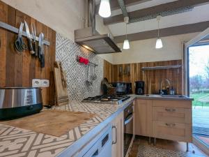 Maisons de vacances Gite en Berry au coeur du Parc Naturel avec jardin et parking, 3 chambres, cheminee - FR-1-591-157 : photos des chambres