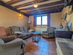 Maisons de vacances Gite avec piscine, sports et nature pres de George Sand, Mouhers - FR-1-591-64 : photos des chambres