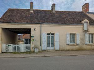 Maisons de vacances Maison de plain-pied en Brenne avec cour close, Wifi et proche de Chateauroux et etang de peche - FR-1-591-104 : photos des chambres