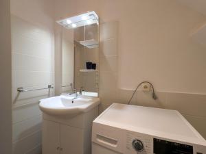 Maisons de vacances Charmante maison avec piscine en Brenne – 2 ch, jardin, draps et menage inclus - FR-1-591-315 : photos des chambres