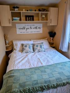 Aurora on the Dunes- Cozy Coastal Retreat with Scenic Views