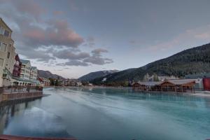 Edgewater 1436 by SummitCove Lodging