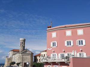 Piran, charming apartment facing sea !