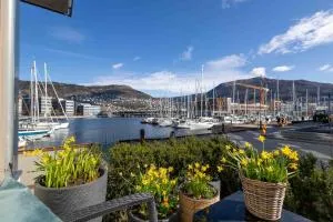 Byleilighet i sjøkanten m terrasse - Nygård