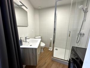 Charmant avec petit balcon au coeur du village