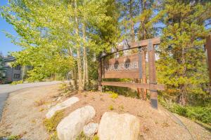 Starfire 1972 by SummitCove Lodging