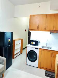 Unit 23L T-B The Pearl Place Ortigas